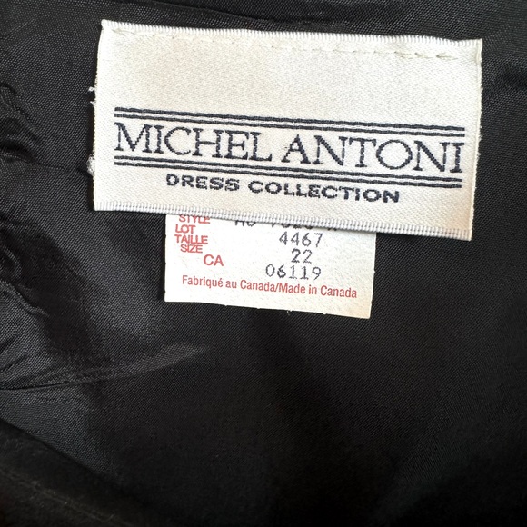 Black formal dress with sexy slit up left leg - Picture 4 of 8